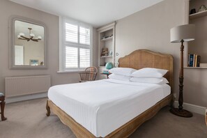 Apartment (2 Bedrooms) | 2 bedrooms, iron/ironing board, bed sheets - Tetcott Road by Onefinestay (London)