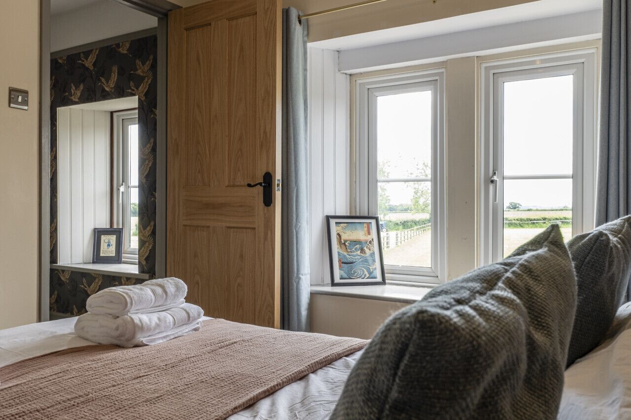 4 bedrooms, iron/ironing board, free WiFi, bed sheets