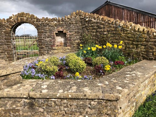 Gorgeous Rural 4 Bed Farm Cottage - With Hot Tub