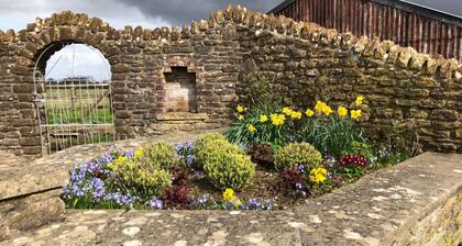 Gorgeous Rural 4 Bed Farm Cottage - With Hot Tub