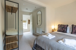 2 間睡房、熨斗/熨衫板、免費 Wi-Fi、床單