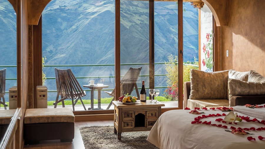 Luna Volcán, Adventure SPA - formerly Luna Runtún