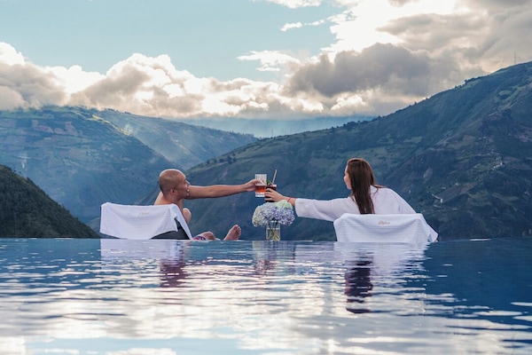 4 outdoor pools, open 9:00 AM to 9:00 PM, sun loungers