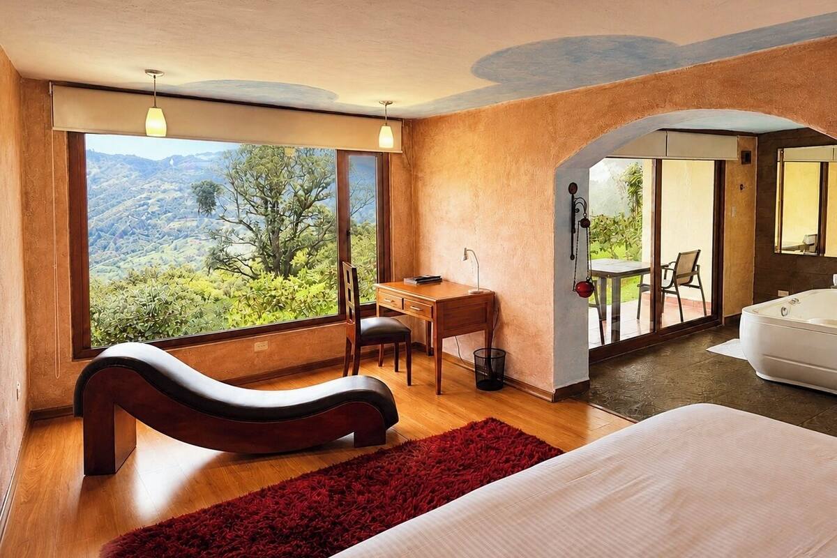 Standard Studio Suite, Hot Tub, Mountain View