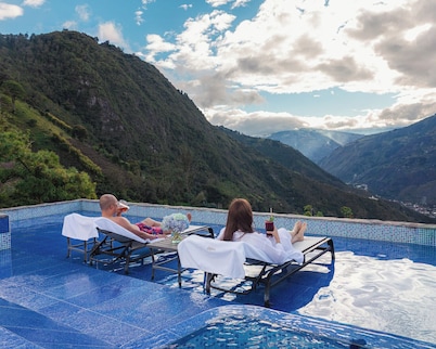 Luna Volcán, Adventure SPA - formerly Luna Runtún