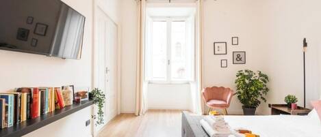 4 Schlafzimmer, Schreibtisch, Bügeleisen/Bügelbrett, Reisekinderbett