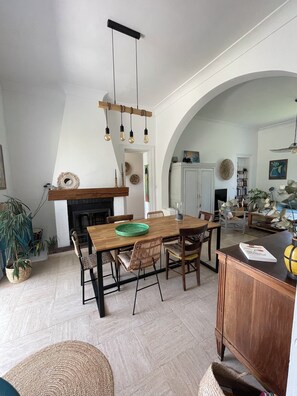 Dining - Maison de Charme Familiale à la Teste de Buch (La Teste-de-Buch)