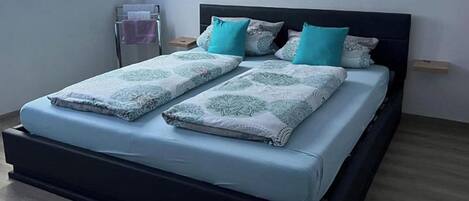 Leilighet – grand, terrasse | Wi-fi (inkludert) og sengetøy