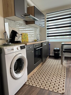 Standard Apartment, Patio | Private kitchen