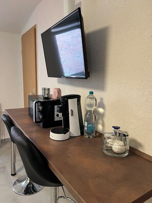 Economy Room, Patio | Minibar