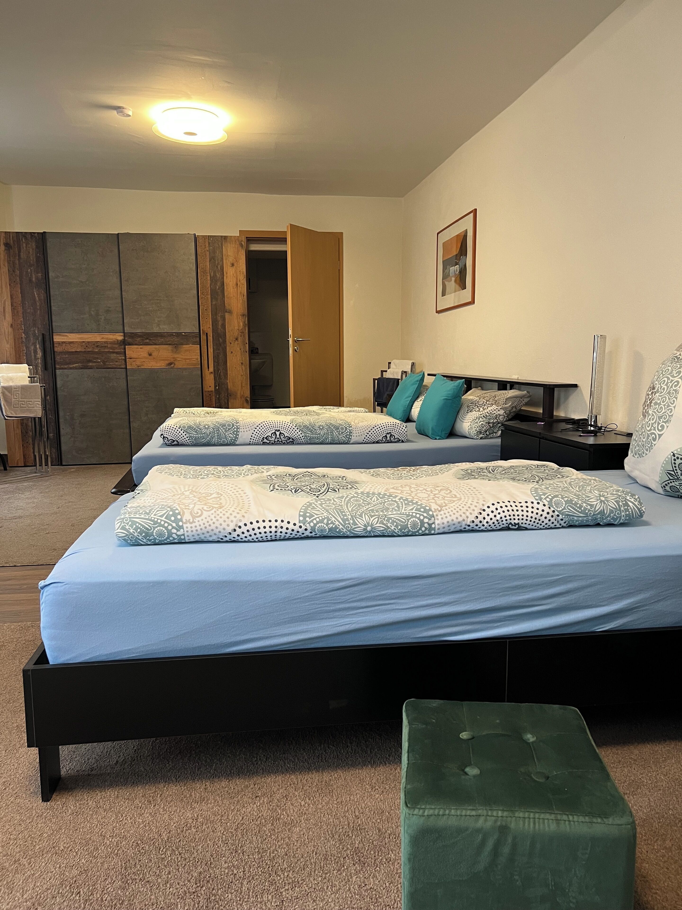 Wifi gratis y ropa de cama 