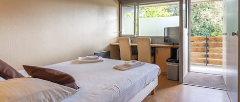 Standard Double Room, 1 Double Bed | Cribs/infant beds, free wired internet, bed sheets