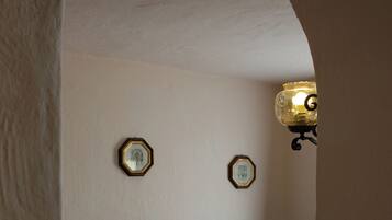 Comfort Quadruple Room, Mountain View | Free cribs/infant beds, free WiFi, bed sheets