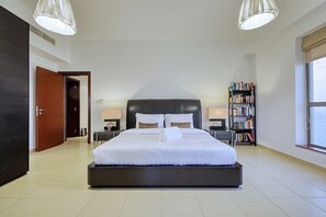 3 chambres, fer et planche à repasser, Wi-Fi gratuit, draps fournis