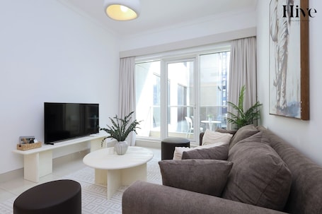 TV. Modern 1 Bed in Al Warqa