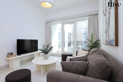 Modern 1 Bed in Al Warqa