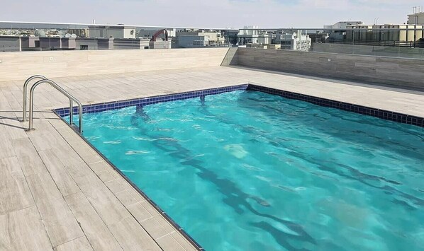 Pool - Renovated Al Warqa Apt W Pool & Fast WiFi (Dubai)