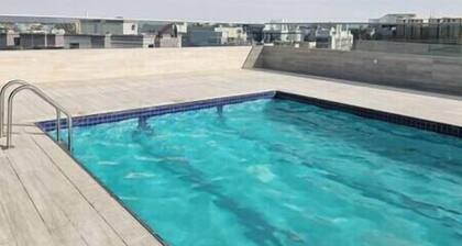 Luxury Apt W Pool Near Airport & Downtown Dubai