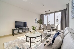 TV - Bluewaters Oceanview Apt w/ Infinity Pool & Gym (Dubai)