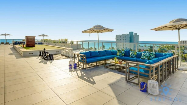 Unclassified image, 1 of 50, button - Hollywood Studio Rooftop Pool (Hollywood)
