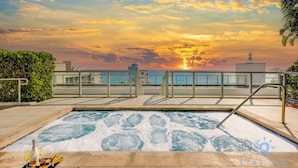Unclassified image, 4 of 50, button - Hollywood Studio Rooftop Pool (Hollywood)