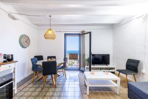 Apartment | 2 bedrooms, desk, iron/ironing board, Internet