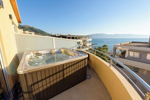 套房, 熱水浴缸 | 陽台
