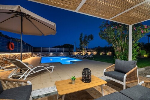 Villa Mariani II Newly renovated June 2024, Lindos 10 min, Lothiarika beach 120m