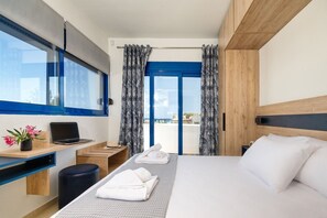 4 bedrooms, iron/ironing board, travel cot, WiFi - Villa Mariani II Newly renovated June 2024, Lindos 10 min, Lothiarika beach 120m (Lardos)