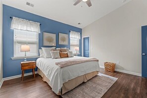 3 多间卧室、熨斗/熨衣板、旅行婴儿床、WiFi