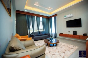 Chimenea, piso con calefacción