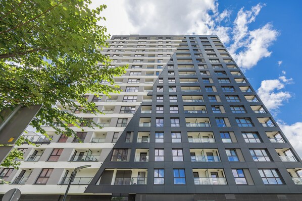 Front of property - Wolska Apartment With Parking by Renters (Warsaw)