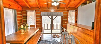 Charming 3-bedroom cabin in Laurelville with WiFi, AC