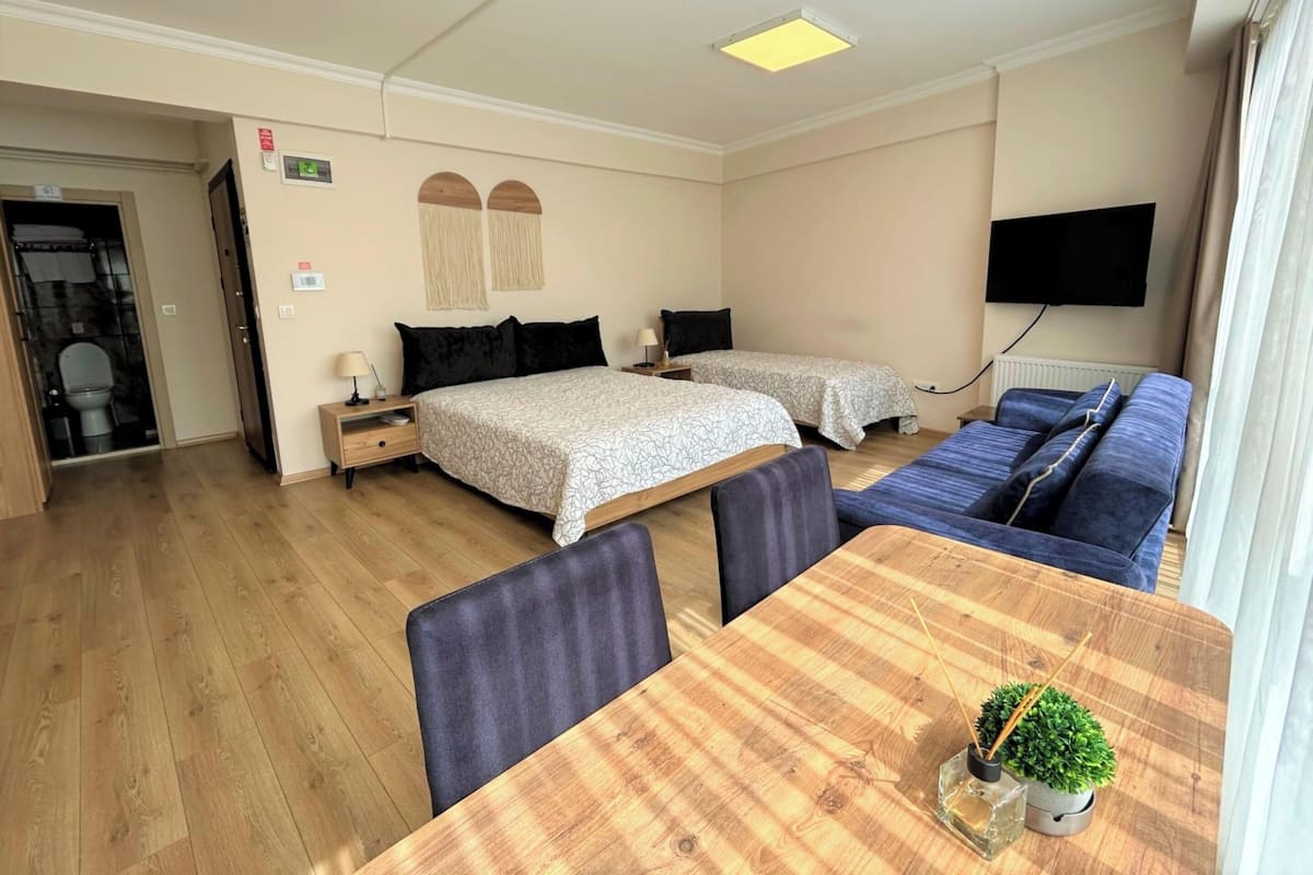 1 bedroom, Egyptian cotton sheets, premium bedding, minibar