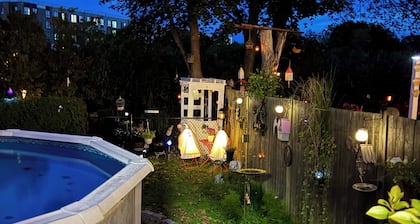 In home mini wing private space. 💜Stay at Hal's Salem, MA