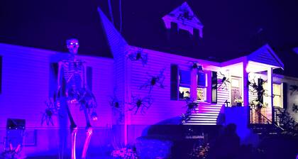 In home mini wing private space. 💜Stay at Hal's Salem, MA