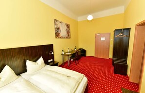 1 Schlafzimmer, Schreibtisch, WLAN, Bettwäsche