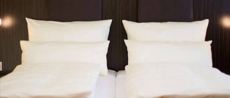 1 slaapkamer, een bureau, wifi, beddengoed