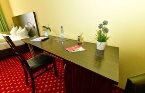 1 bedroom, desk, WiFi, bed sheets - Pension Katharinenschule (Eisenach)
