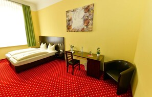 1 dormitorio, escritorio, wifi y ropa de cama