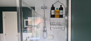 Hair dryer, towels - Village Life, Cosy yet Spacious Home (Whittington)