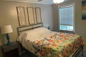 3 bedrooms, desk, iron/ironing board, travel cot