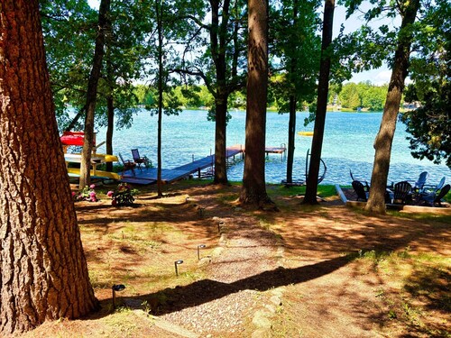 Lakeside Escape, Sandy Shores, Sunset Views, Boat Rental