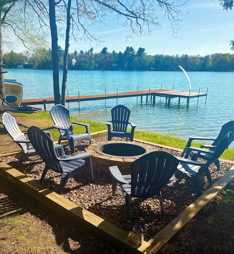 Lakeside Escape, Sandy Shores, Sunset Views, Boat Rental