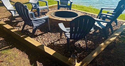 Lakeside Escape, Sandy Shores, Sunset Views, Boat Rental