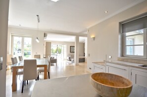 Interior - Luxury 4 bed and 4 Baths With Optional Pool Heating (Loulé)