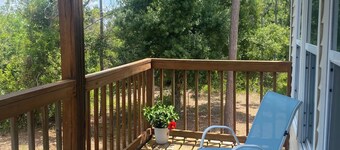 Charming Punta Gorda Treehouse vacation Villa overlooking Beautiful lake