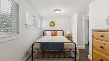 1 bedroom, iron/ironing board, travel crib, WiFi