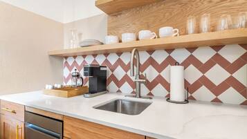 Superior Room, 1 King Bed | Individually decorated, laptop workspace, blackout drapes, free WiFi