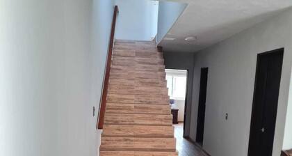Beautiful and spacious house in downtown area, andares and stadium.